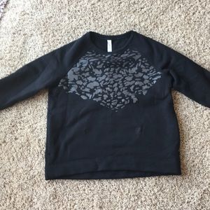 Lululemon sweatshirt. Worn once. Super soft!